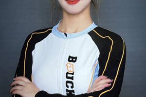 牟铭萱